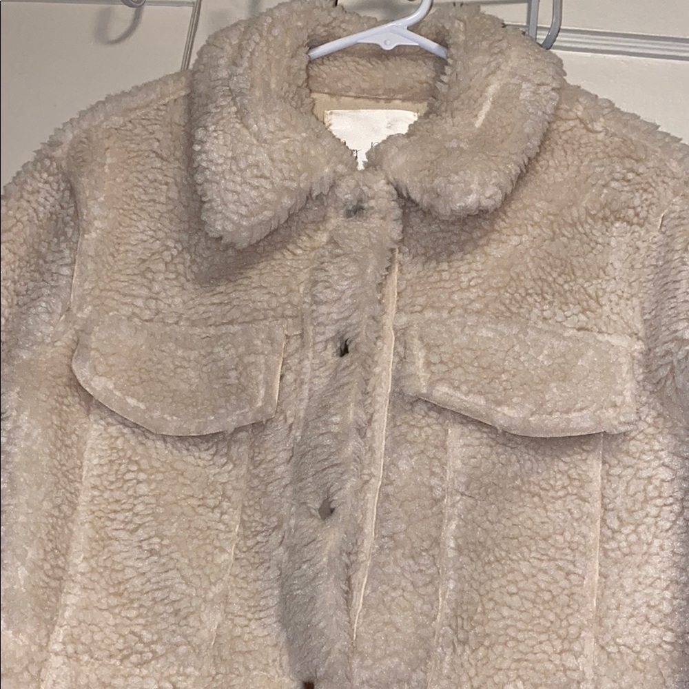 May Design Small Cozy Beige Sherpa Jacket - Picture 14 of 14
